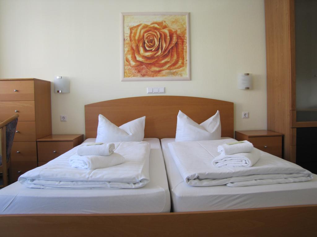 Central Hotel Γκέρα Εξωτερικό φωτογραφία
