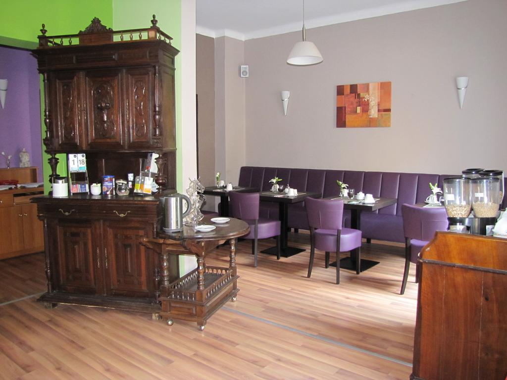 Central Hotel Γκέρα Εξωτερικό φωτογραφία