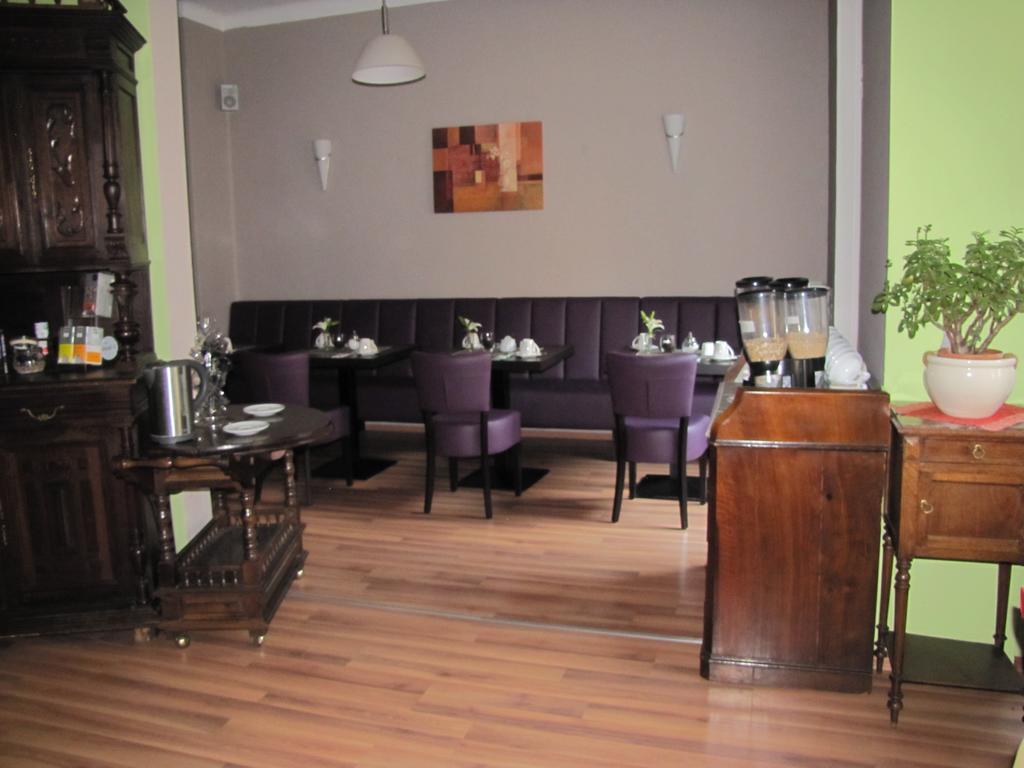Central Hotel Γκέρα Εξωτερικό φωτογραφία