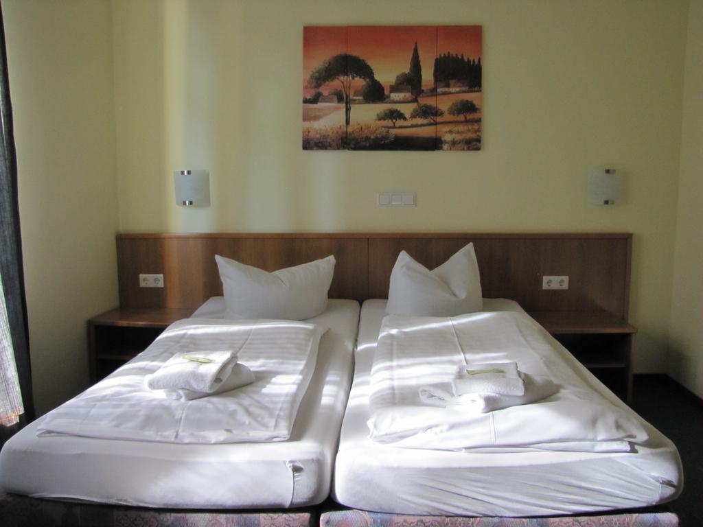 Central Hotel Γκέρα Εξωτερικό φωτογραφία