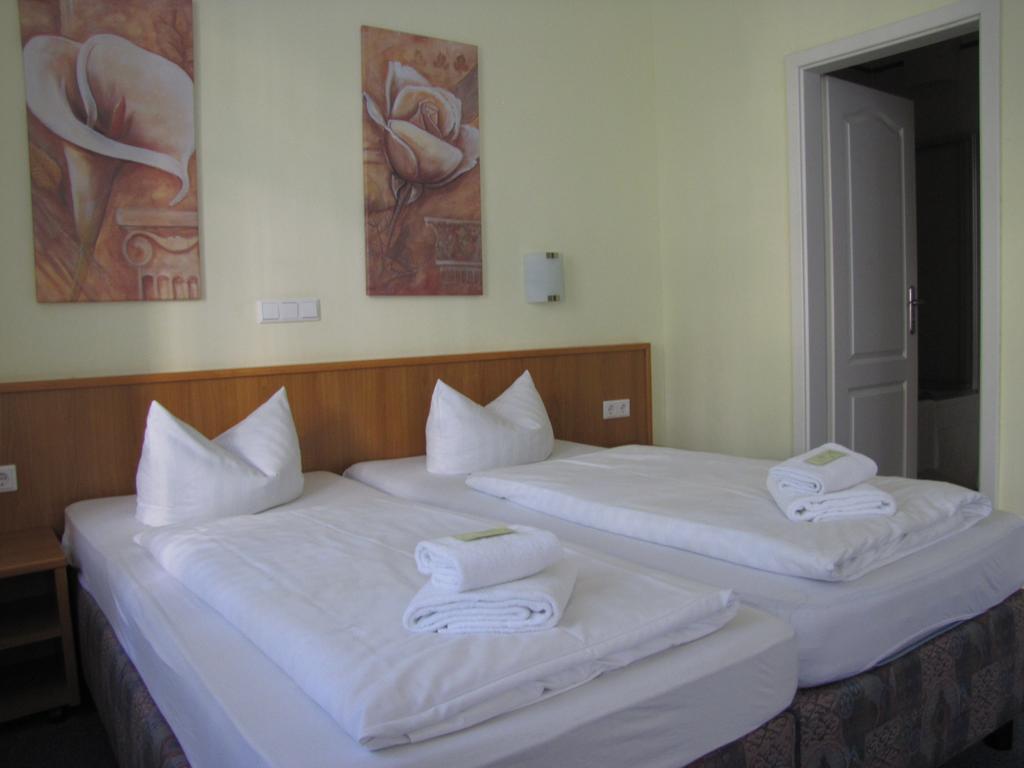 Central Hotel Γκέρα Εξωτερικό φωτογραφία