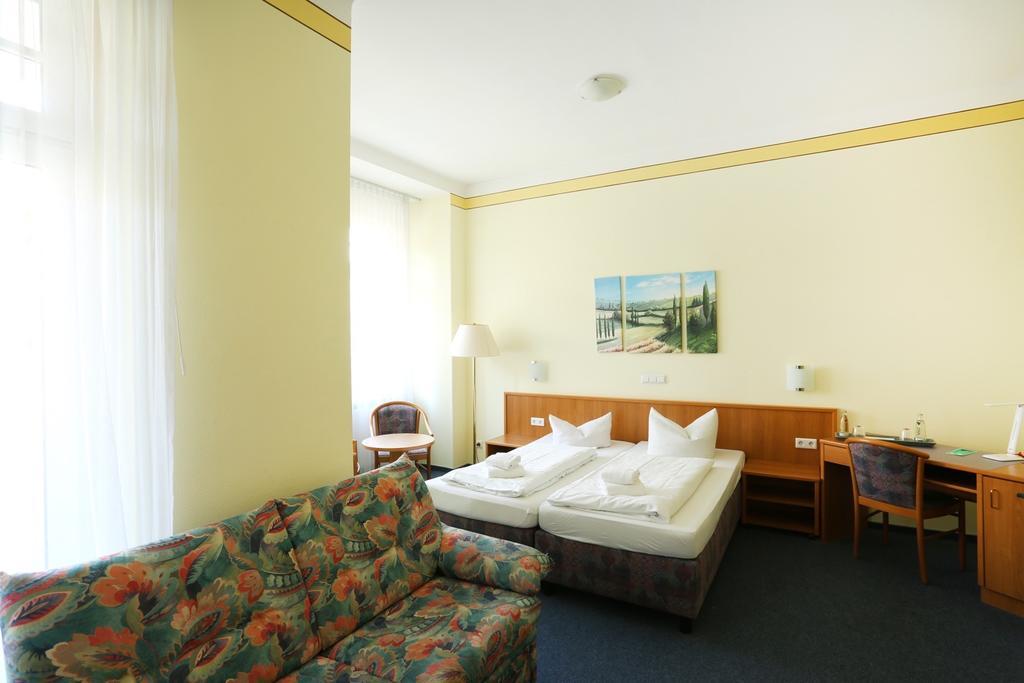 Central Hotel Γκέρα Εξωτερικό φωτογραφία
