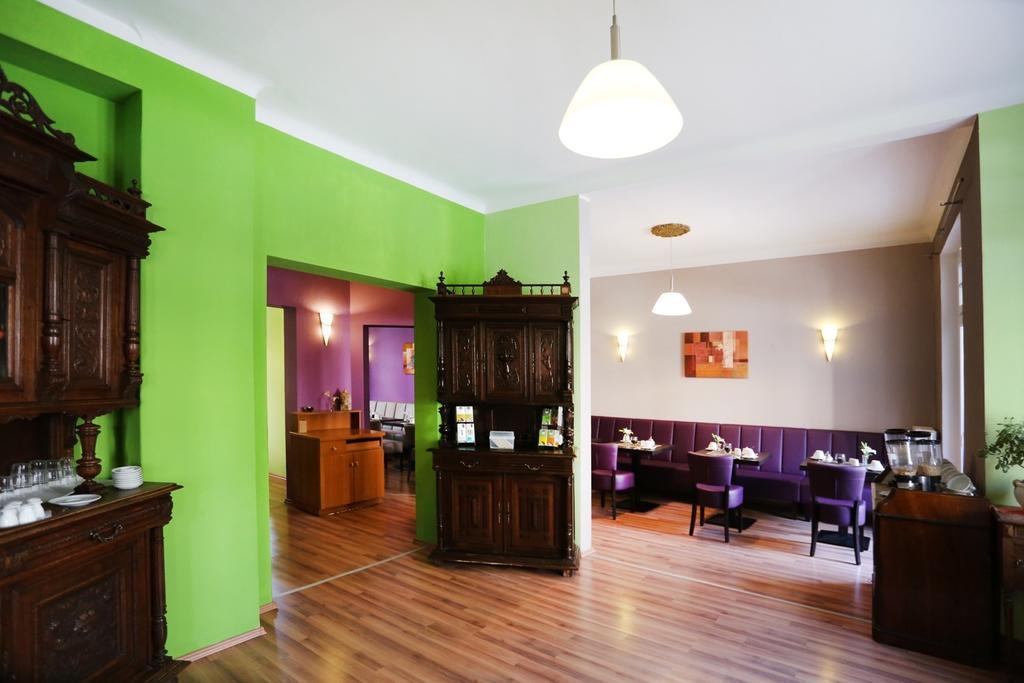 Central Hotel Γκέρα Εξωτερικό φωτογραφία