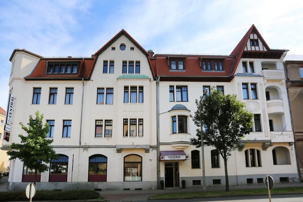 Central Hotel Γκέρα Εξωτερικό φωτογραφία